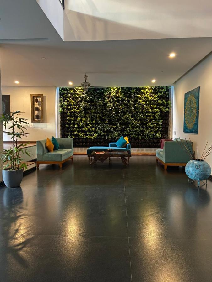 Aura Corporate Suites Бангалор Экстерьер фото