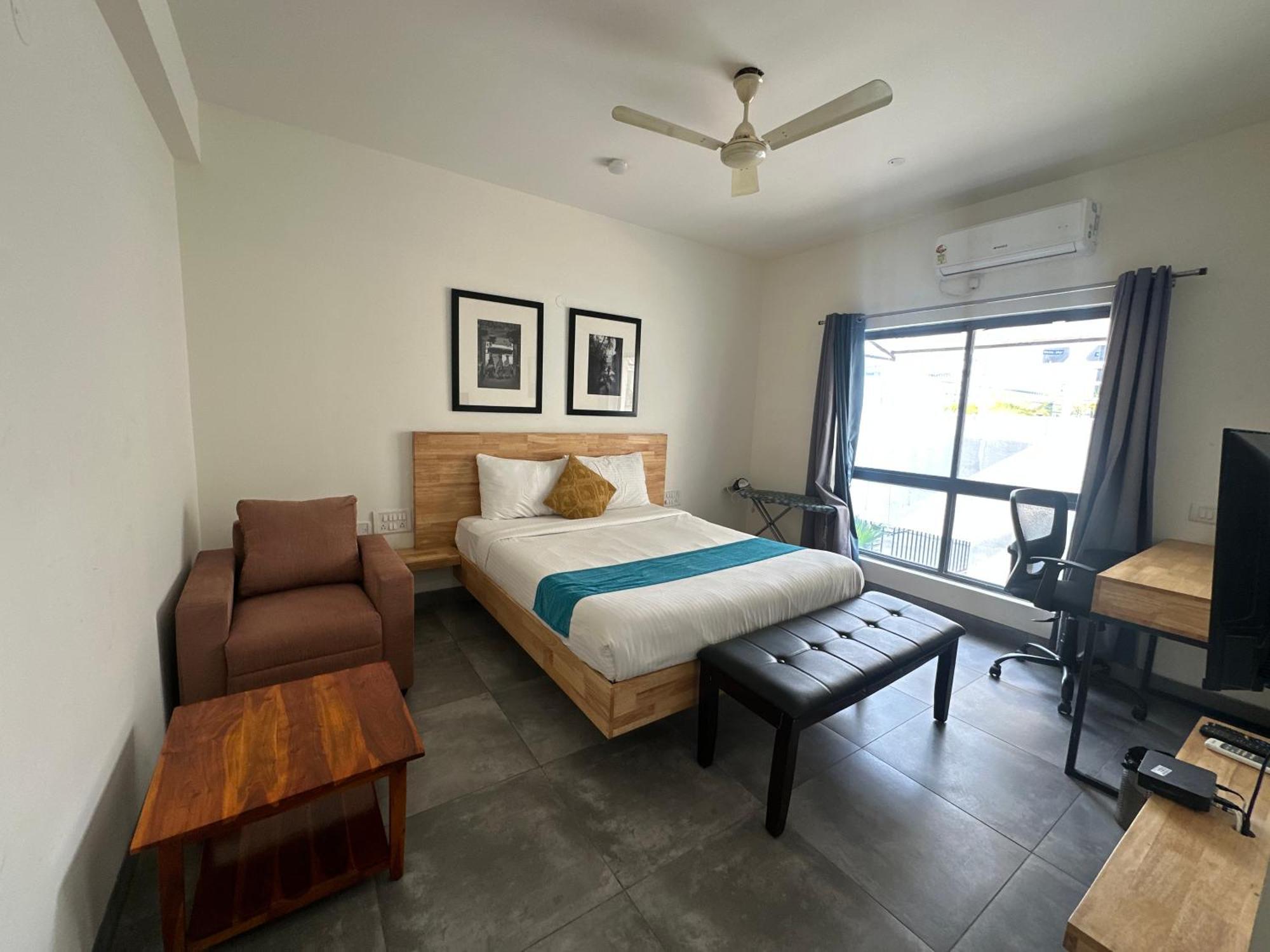 Aura Corporate Suites Бангалор Экстерьер фото